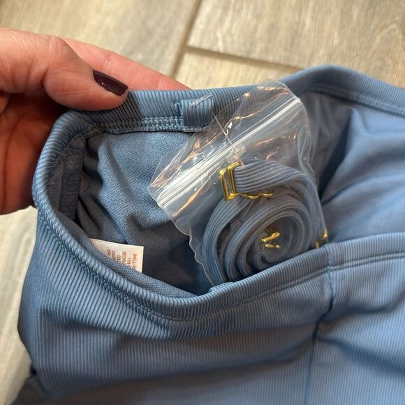 NWT Woman’s Shirred Ribbed Bandeau Cheeky‎ One-Piece Swimsuit Blue Medium - Picture 14 of 15